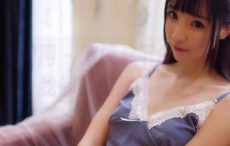 GIRLT果团网 – 眼镜底下的松果儿：美到我都要擦擦眼睛了