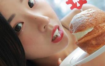 跟着Habin夏彬(하빈)学全套写真，保证你也能“祝你圣诞快乐”！