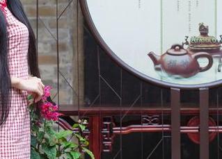IMiss爱蜜社 – 萌白酱的最新资源，秘书身份在线，但专注力在哪里呢？