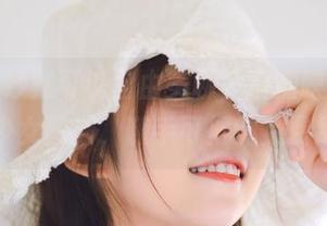 一卷轻纱就可以自由美聊，喵糖映画给你马尾少女图册，随手可得的免费福利！
