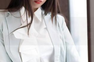 MiStar魅妍社 – 白裙的魔力：小乔Joyi如何轻松驾驭这张美到心颤的写真原图