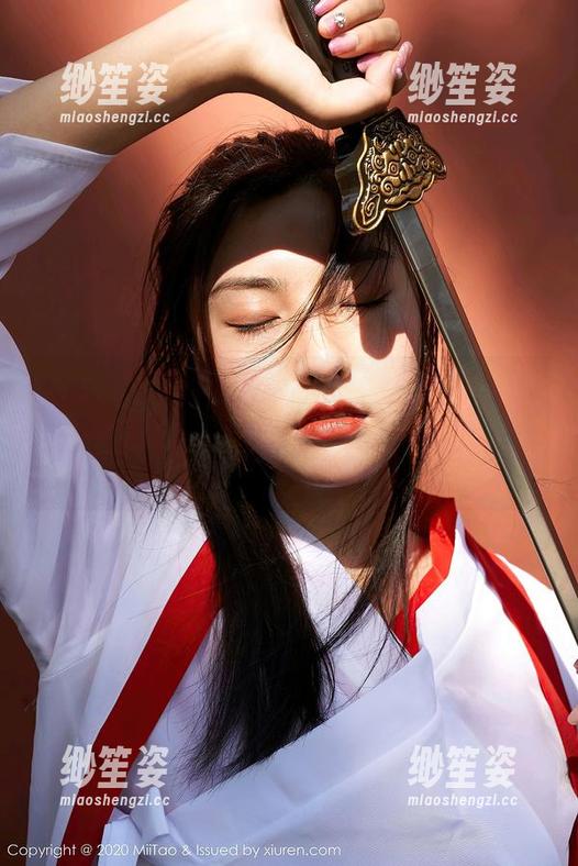 MiiTao蜜桃社-王婉悠Queen MiiTao蜜桃社 - 王婉悠Queen的JK写真:好像每张照片都在悄悄告诉我她才是校服的主角。
