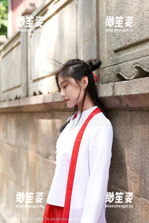 MiiTao蜜桃社-琉璃lily MiiTao蜜桃社 - 最新图集:琉璃lily的网袜,脚踝边的奇遇记?