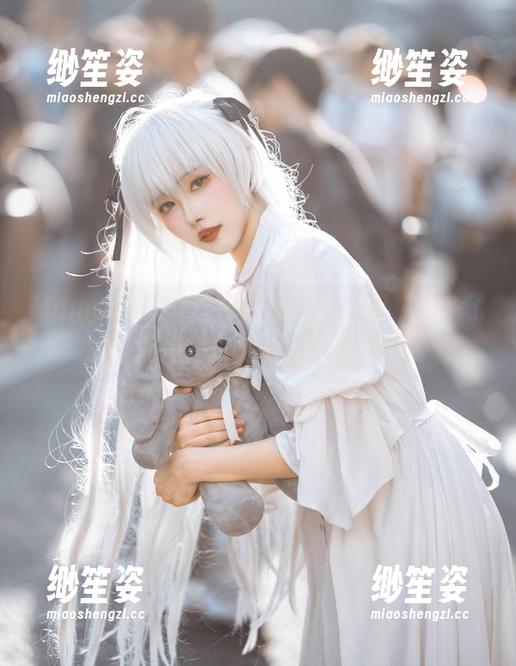 Momoko葵葵 Momoko葵葵这户外写真,好吧,看多了总有种想找个地方躲躲的感觉。