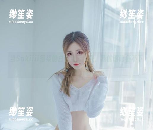 Sakiiii翎柒 当Sakiiii翎柒的白色流云飘来,我的眼睛停不下来