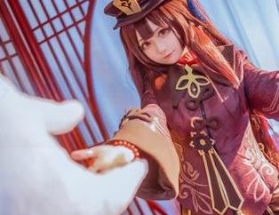 Sayako＿今年4岁的礼服全集，怎么感觉她每一件都在挑战穿衣限度？
