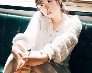 看这组Sonson(손손)校服的原图，有种…好想重返校园的冲动。