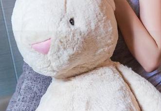 TouTiao头条女神 – 小热巴的写真里藏着小秘密，瞧见没？