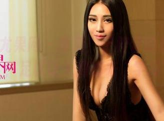 UGirls尤果网 – 高清！于梓馨的美脚，这画面，足以让天鹅都来“学习”。