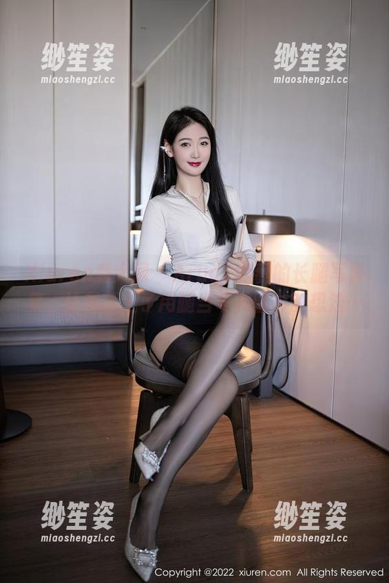 Xiuren秀人网-Arude薇薇 Xiuren秀人网 - Arude薇薇的长腿写真集,让我萌生了用腿当冬天围巾的想法…
