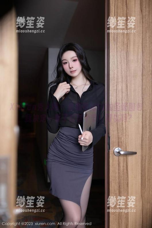 Xiuren秀人网-司妃SL Xiuren秀人网 - 看着司妃SL的圣诞图包,我决定一辈子过这个节!可以吗?
