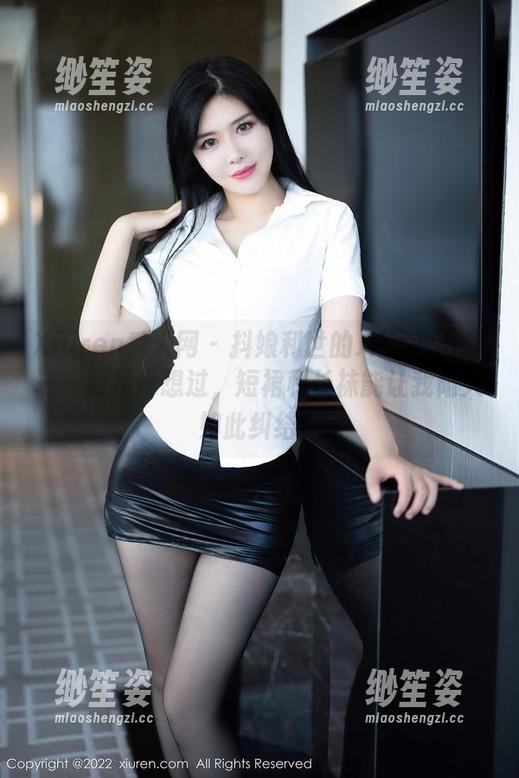 Xiuren秀人网-抖娘利世 Xiuren秀人网 - 抖娘利世的JK写真分享——我从没想过,短裙和长袜能让我陷入如此纠结!