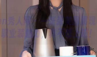 Xiuren秀人网 – 一张张美图展现李丽莎职业装魅力，真不想上班！