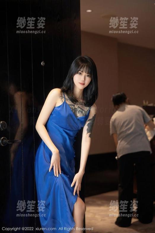 Xiuren秀人网-果儿Victoria Xiuren秀人网 - 果儿Victoria办公室写真:从繁重到轻松的转变时刻