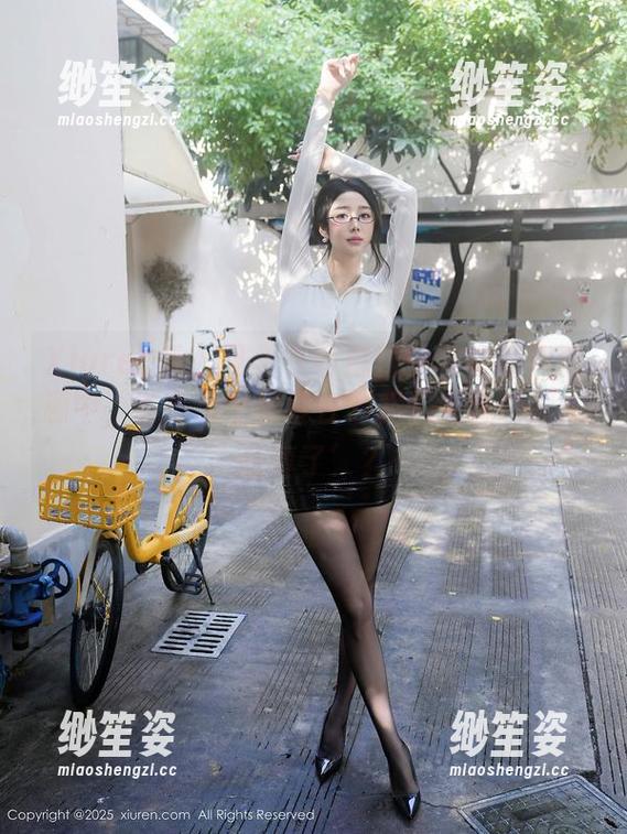 Xiuren秀人网-萌白酱 Xiuren秀人网 - 在萌白酱的黑白写真资源中,有多少个维度在对我们大喊‘别太认真了’?