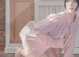 谷底成长学：Yuna(윤아)教你下载优雅的cos时光。