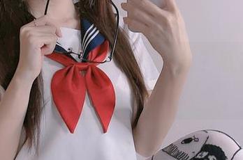 你是否见过穿眼镜的Miko酱？就在这里，原图乖乖待命！