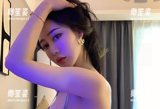 微密圈 - 发现不爱笑的赛琳的私房，甜心一样的每一帧都想回味！