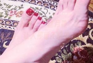 微密圈 – 疯狂无限打卡！“丝月神”高清粉色高跟肉足底合集，让人停留不前的分享时刻