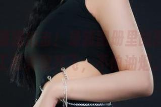 丽柜 – 潼潼出击！最新图册里的厨娘，刀工和美貌齐飞，不怕油烟。