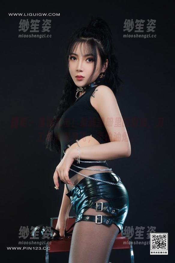 丽柜-潼潼 丽柜 - 潼潼出击!最新图册里的厨娘,刀工和美貌齐飞,不怕油烟。