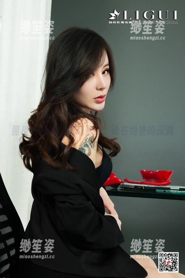 丽柜-甜甜 丽柜 - 甜甜的虐恋壁纸,谁在绝望的深渊里?