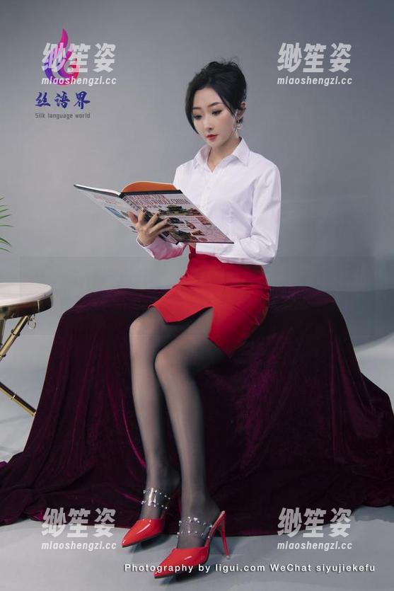 丽柜-甜甜 丽柜 - 丝袜,哦甜甜!这个作品集可不止颜值,下载试试!