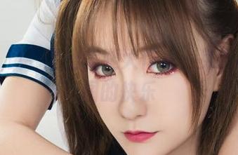 丽柜 – 黄芬晒出美腿大作战，免费品味美图的快乐