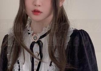 依依超级懒的礼服作品更新！怎么又让我想到老电影里的舞台呢？