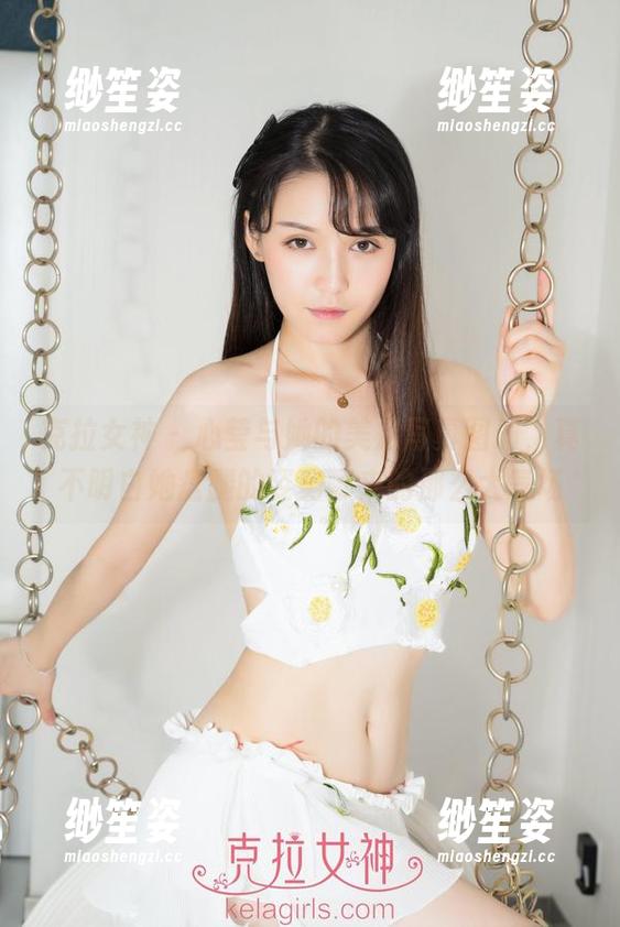 克拉女神-心莹 克拉女神 - 心莹与她的美足写真图册,真不明白她盘腿的姿势哪来的那么大气场