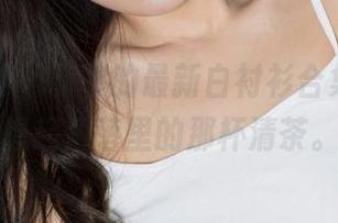 克拉女神 – 菲菲的最新白衬衫合集，让我想起角落里的那杯清茶。
