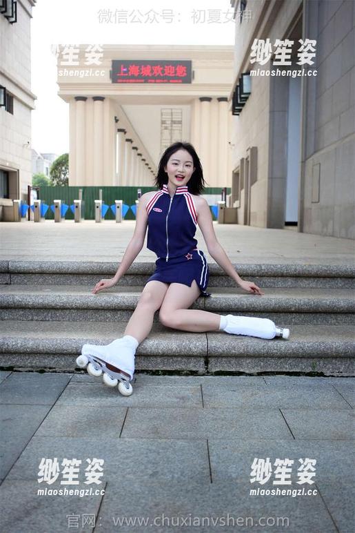 初夏女神-环环 初夏女神 - 环环的全套清纯,完全就是“原图”界的教师代表啊!这也太甜了吧?