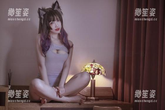 刺青Poi 在沙滩上与球的美丽邂逅,刺青Poi的写真让你眼前一亮!