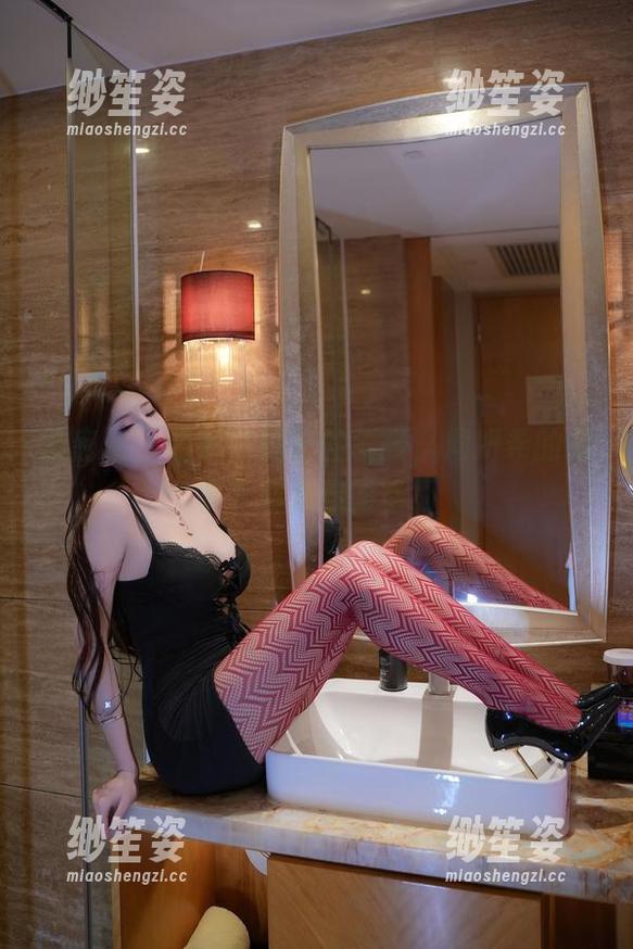 周妍希 微密圈 - 色彩与腿长的碰撞,周妍希的免费下载为你服务!