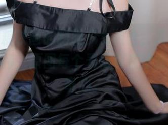 哦，喵糖映画的制服少女组合，高清得我无法自持，原图每个表情都在撩拨我的好奇心。