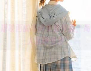 翻看喵糖映画的车内女郎作品，高清得让人直呼过分