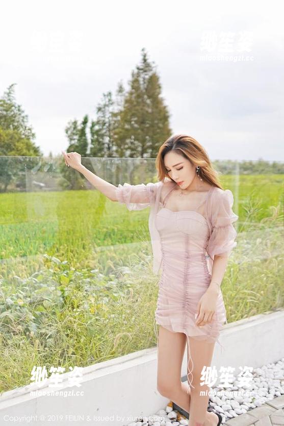 嗲囡囡-施忆佳KITTY 嗲囡囡 - 白裙写真,施忆佳KITTY在这个简单的色调里找到了无限可能。