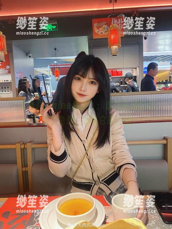 大肉丸Amiee “大肉丸Amiee温柔”:这作品送给你,虽说是免费,但有它的理由。