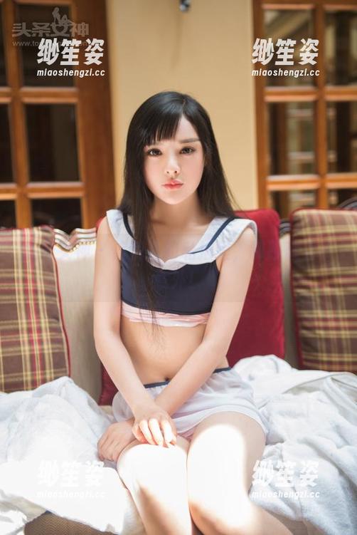 头条女神-信悦儿 头条女神 - 信悦儿的私拍里,制服藏着小意外!