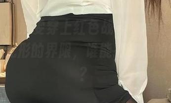 微密圈 – 奶雯穿上红色战衣的写真，仿佛冲破了无形的界限，谁能抵挡她的气场呢？