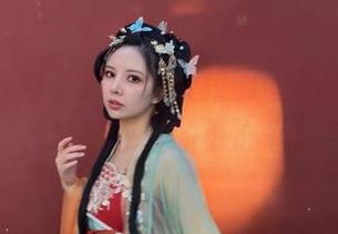 久等了，妍子坚不可摧校服图集刚刚更新，校园恋爱的小心思！