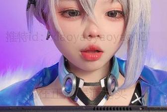 小瑶幺幺：海边的清新作品分享，顺道晒晒我这身白嫩小腿！