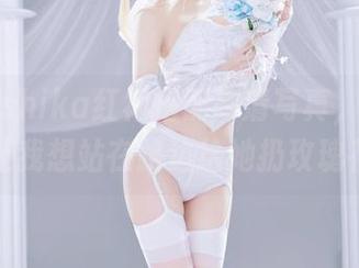 小鹿鹿shika红裙搭配高清写真，完美程度让我想站在路边给她扔玫瑰花！
