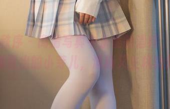 少女秩序 – 高清写真中乐栀的清纯，像春天刚冒出的小芽儿，清新又生机勃勃。