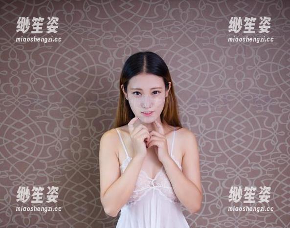 尤物馆-小探戈 尤物馆 - 小探戈与浴缸的暧昧关系:美图图集,究竟是淋浴还是缓慢的沉醉?