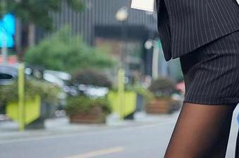 尤蜜荟 – 黑色美图又来了，娜依灵儿让你下载停不下来！