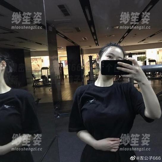 左公子666 微密圈 - 左公子666又搞了个白色作品更新,一打开看我脑子就懵了,太有魅力啦!