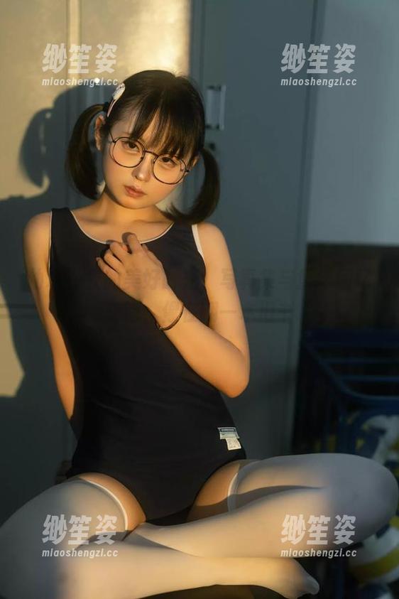 幼水铃衣 幼水铃衣的美好时光,写真集与童年回忆交错,像在翻一本旧书