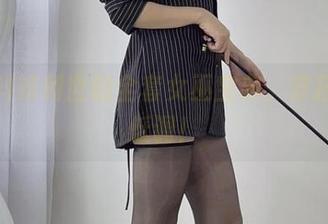 下载抖娘利世的全套女巫宝典，穿搭不再低调！