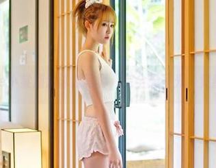 推女神 – Lee小棠湖边泳池写真，完全无圣光，竟然这么自然。
